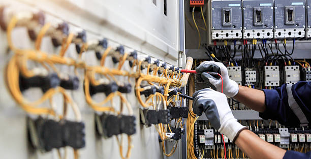 Professional Electrician technician working in Mount Pleasant, TN